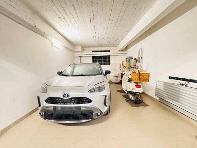 Box / Garage in vendita a Genova GE