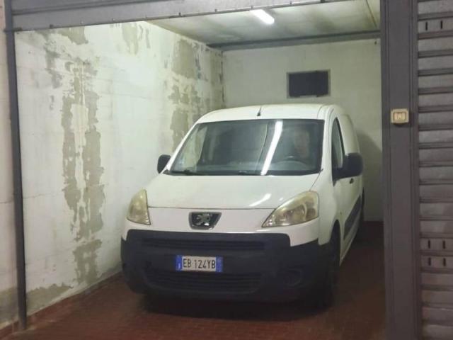 Box / Garage in vendita a Genova GE