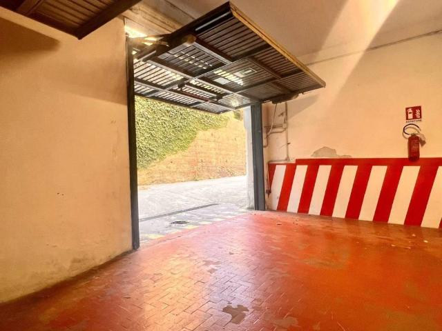 Box / Garage in vendita a Genova GE