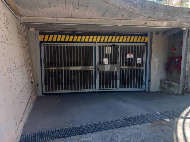 Box / Garage in vendita a Genova GE