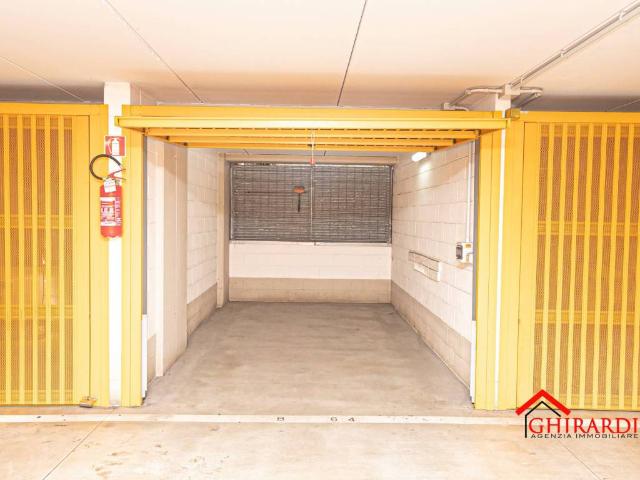 Box / Garage in vendita a Genova GE