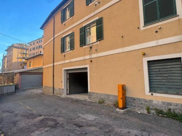 Box / Garage in vendita a Genova GE