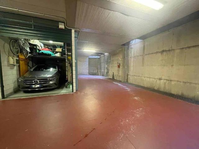 Box / Garage in vendita a Genova GE
