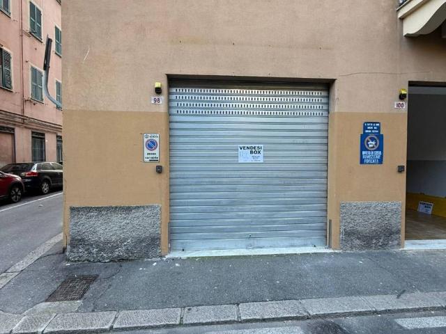 Box / Garage in vendita a Genova GE