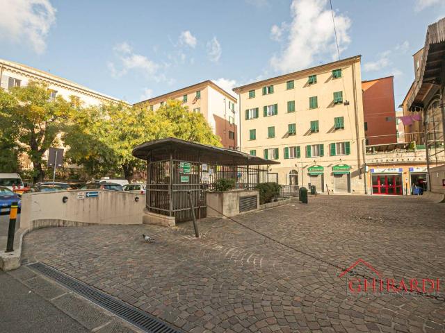 Box / Garage in vendita a Genova GE