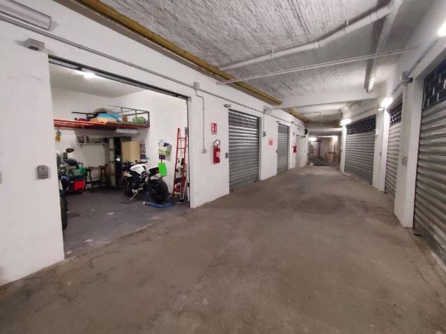 Box / Garage in vendita a Genova GE