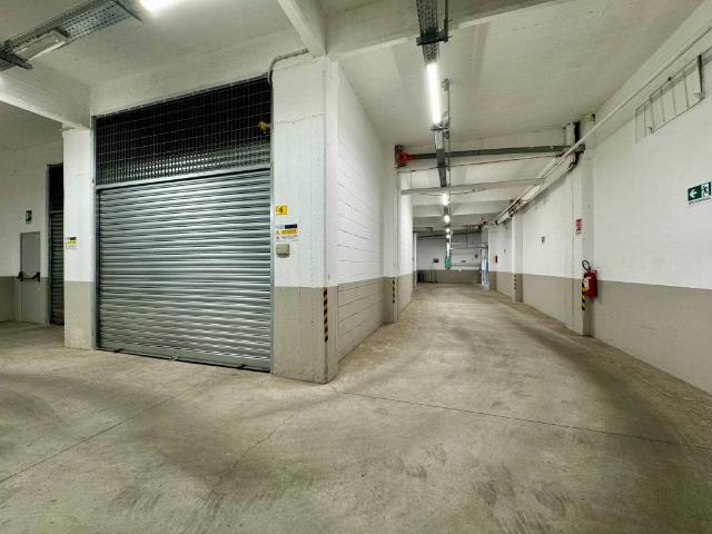 Box / Garage in vendita a Genova GE