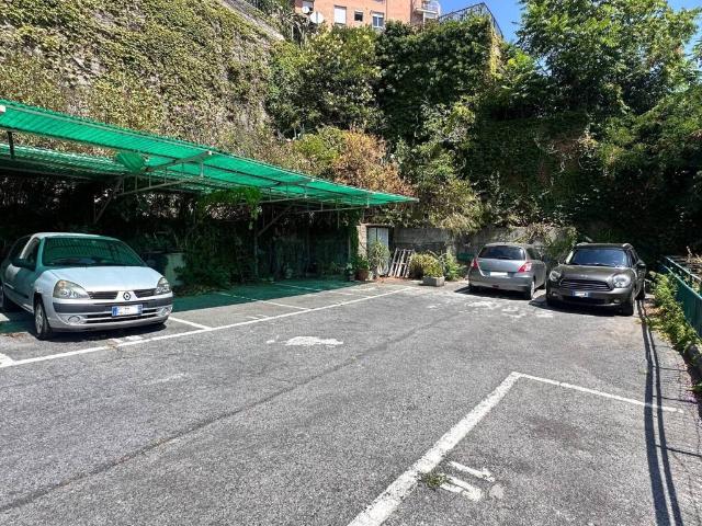Box / Garage in vendita a Genova GE
