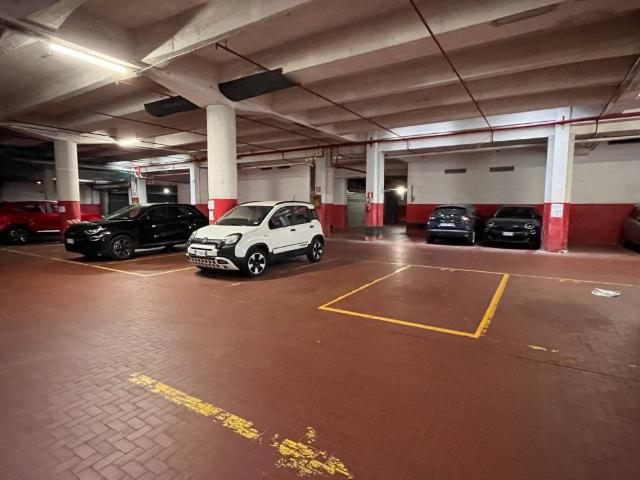 Box / Garage in vendita a Genova GE