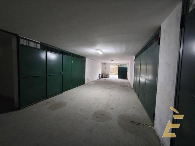 Box / Garage in vendita a Giugliano in Campania NA