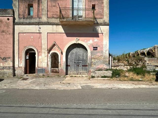 Box / Garage in vendita a Grottaglie TA