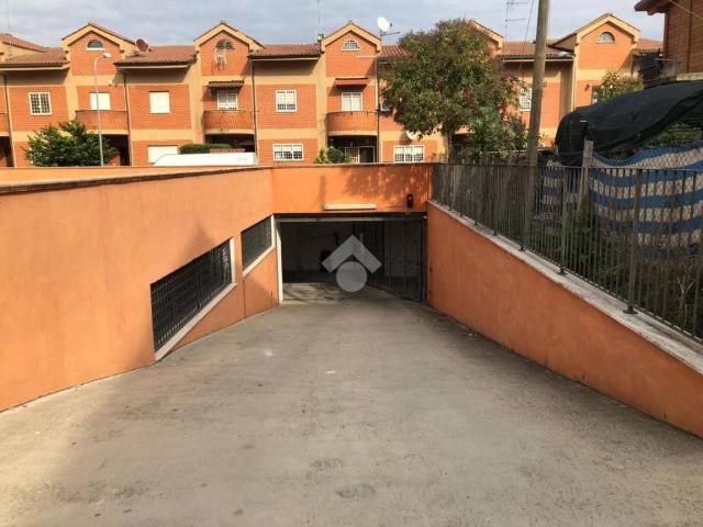 Box / Garage in vendita a Guidonia Montecelio RM