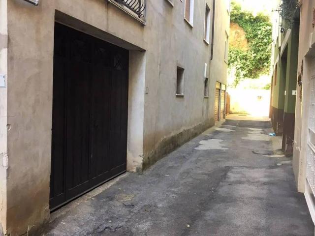 Box / Garage in vendita a Lanuvio RM