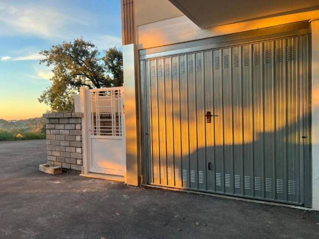 Box / Garage in vendita a Lanuvio RM
