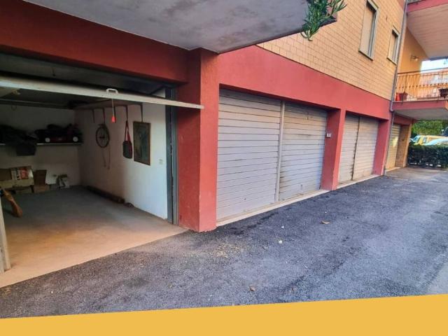 Box / Garage in vendita a Ladispoli RM