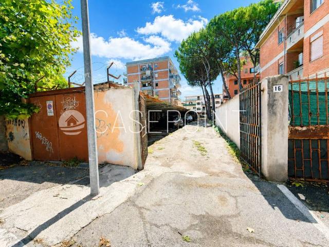 Box / Garage in vendita a Ladispoli RM