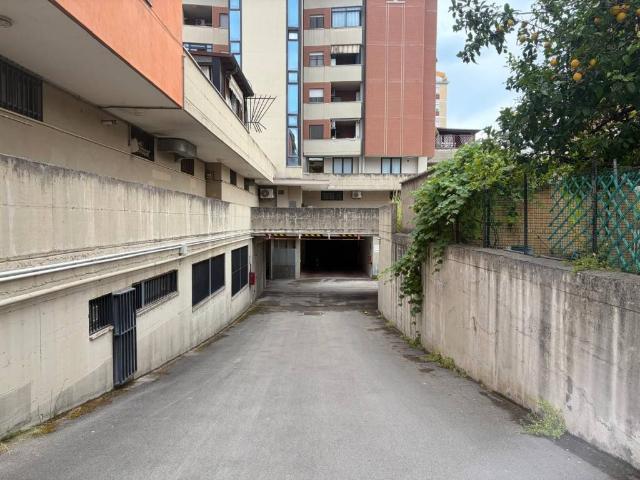 Box / Garage in vendita a Latina LT