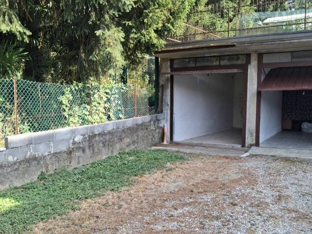Box / Garage in vendita a Lavena Ponte Tresa VA