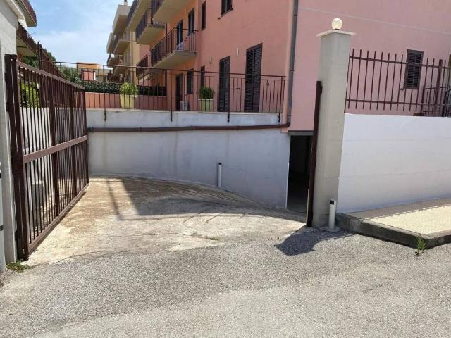 Box / Garage in vendita a Lentini SR