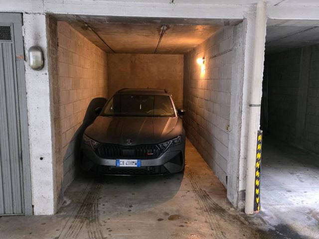 Box / Garage in vendita a Legnano MI
