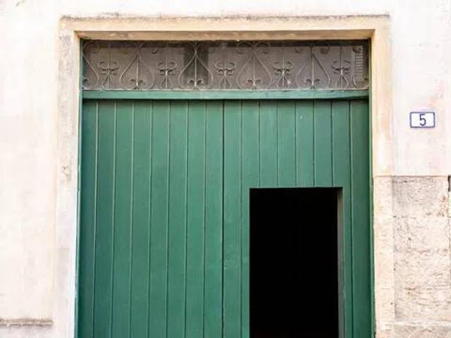Box / Garage in vendita a Leverano LE