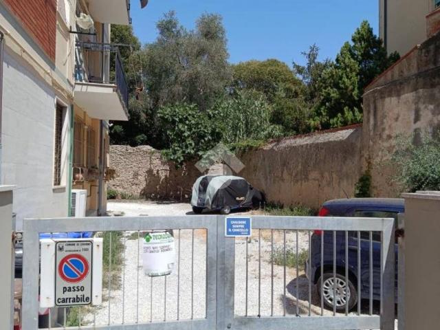Box / Garage in vendita a Livorno LI