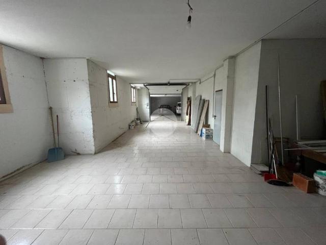 Box / Garage in vendita a Lonato del Garda BS