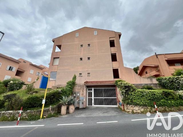 Box / Garage in vendita a Loano SV