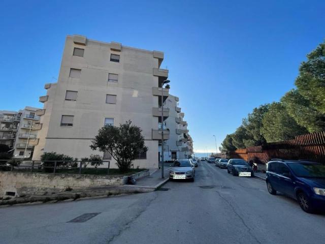 Box / Garage in vendita a Manfredonia FG