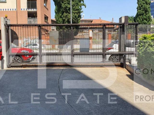 Box / Garage in vendita a Milano MI