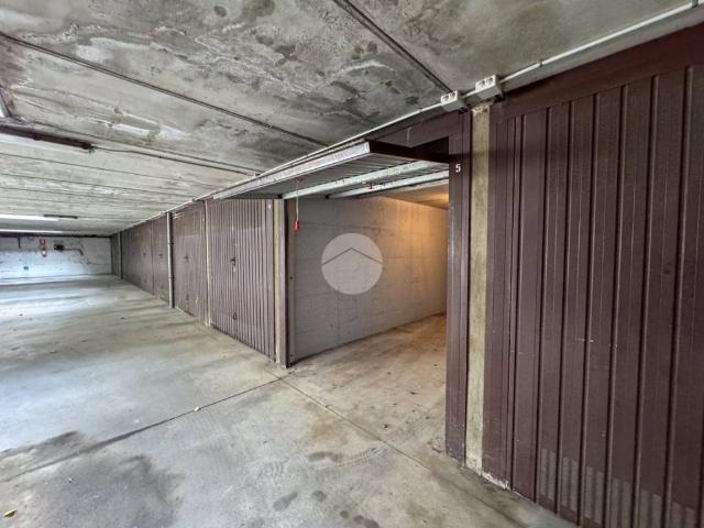 Box / Garage in vendita a Milano MI