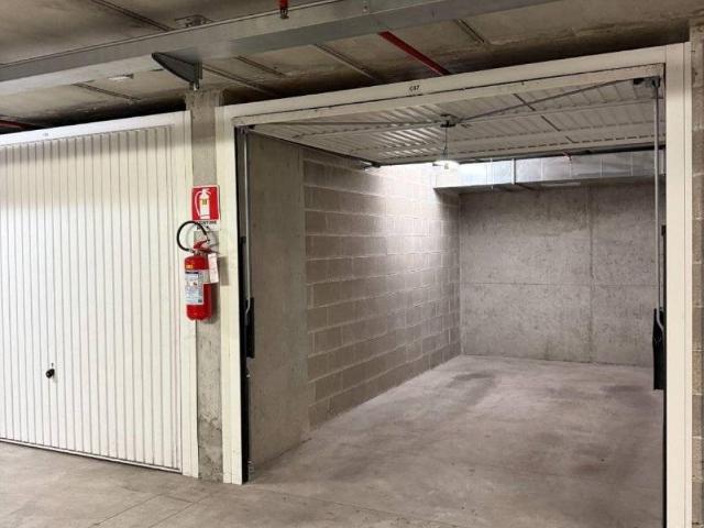 Box / Garage in vendita a Milano MI