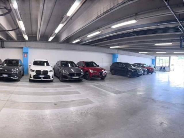 Box / Garage in vendita a Milano MI