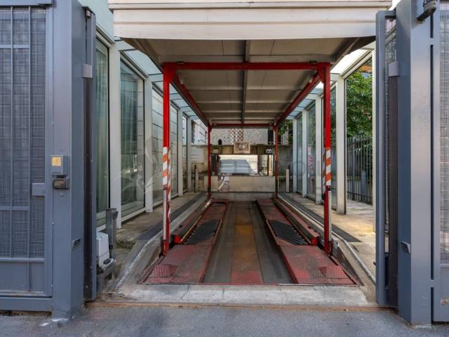 Box / Garage in vendita a Milano MI