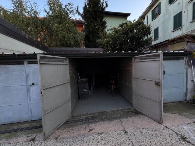 Box / Garage in vendita a Milano MI