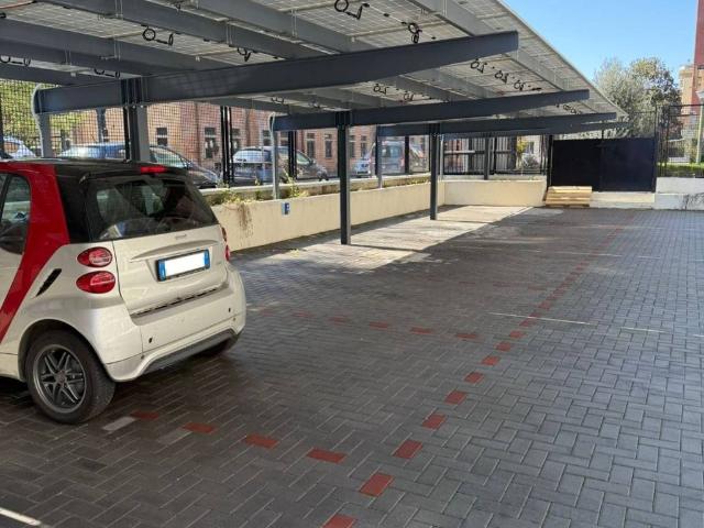 Box / Garage in vendita a Milano MI