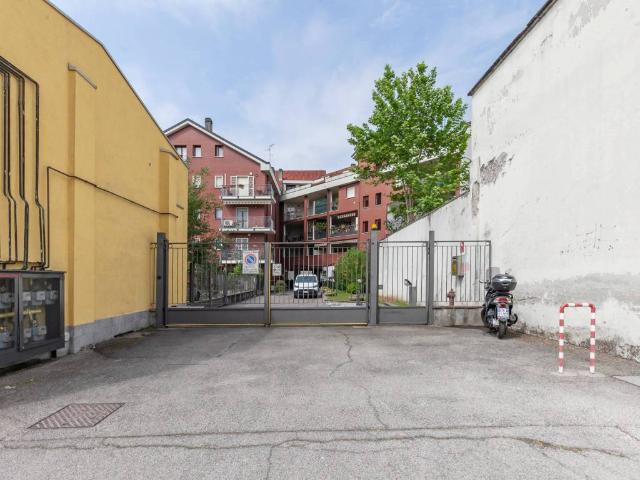 Box / Garage in vendita a Milano MI