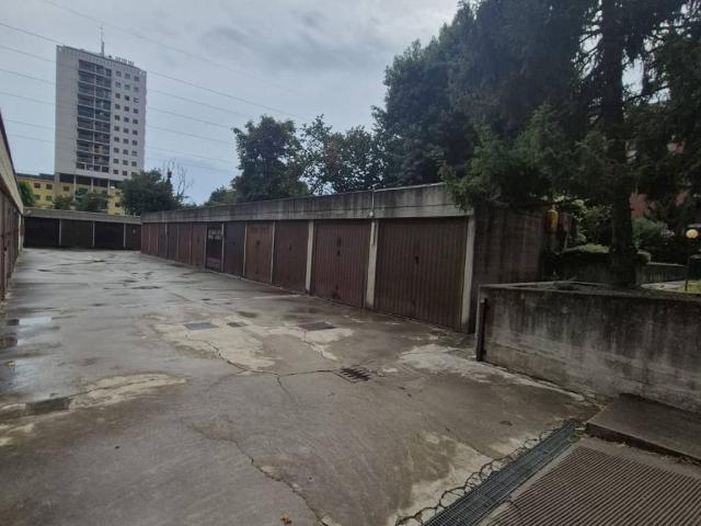 Box / Garage in vendita a Milano MI