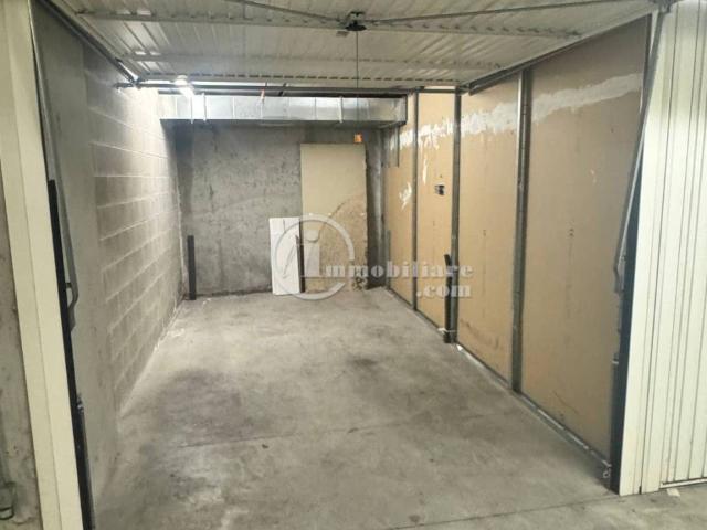 Box / Garage in vendita a Milano MI