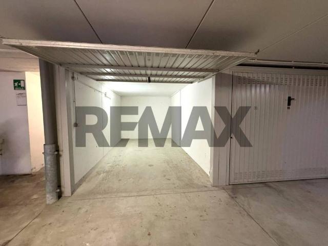 Box / Garage in vendita a Milano MI