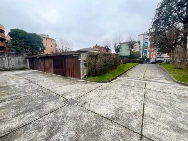 Box / Garage in vendita a Milano MI