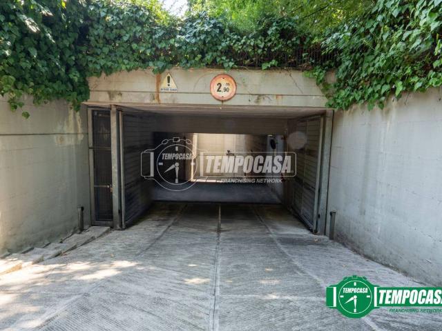 Box / Garage in vendita a Milano MI