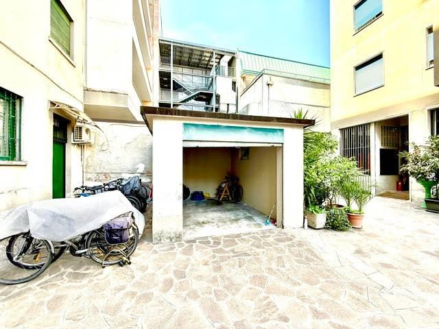Box / Garage in vendita a Milano MI