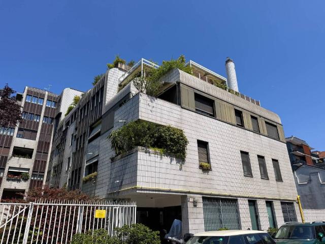Box / Garage in vendita a Milano MI