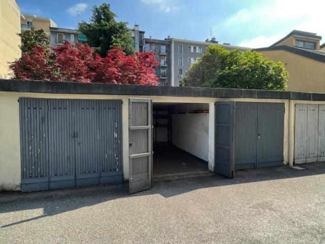 Box / Garage in vendita a Milano MI