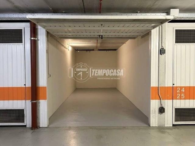 Box / Garage in vendita a Milano MI