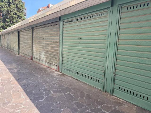 Box / Garage in vendita a Milano MI
