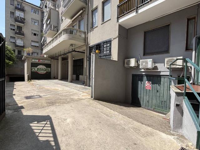 Box / Garage in vendita a Milano MI