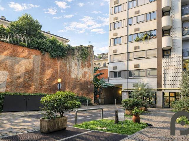 Box / Garage in vendita a Milano MI