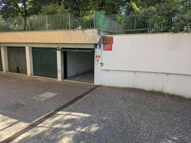 Box / Garage in vendita a Milano MI